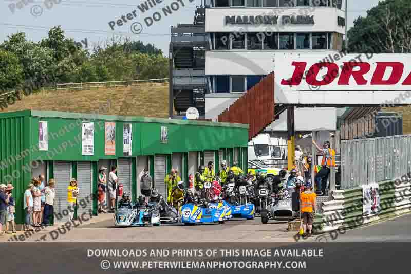 Vintage motorcycle club;eventdigitalimages;mallory park;mallory park trackday photographs;no limits trackdays;peter wileman photography;trackday digital images;trackday photos;vmcc festival 1000 bikes photographs